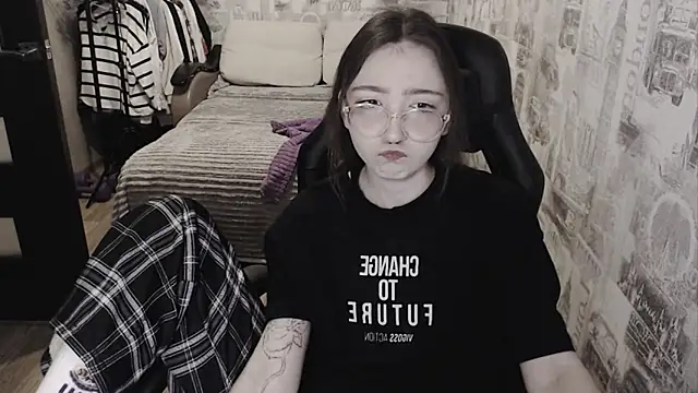 Snapshot of AmeliaKamishiro chatting on December 15, 2024, 11:23 am AmeliaKamishiro online show from December 15, 2024, 11:23 am