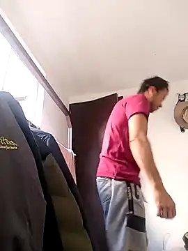 cachorro0527 online show from February 26, 2026, 1:32 pm