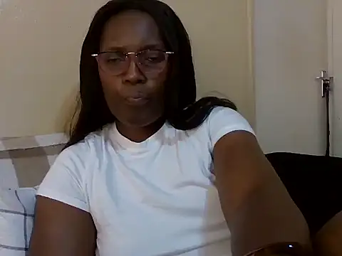Snapshot of Malaika_Nkosi chatting on September 11, 2025, 10:26 am Malaika Nkosi online show from September 11, 2025, 10:26 am