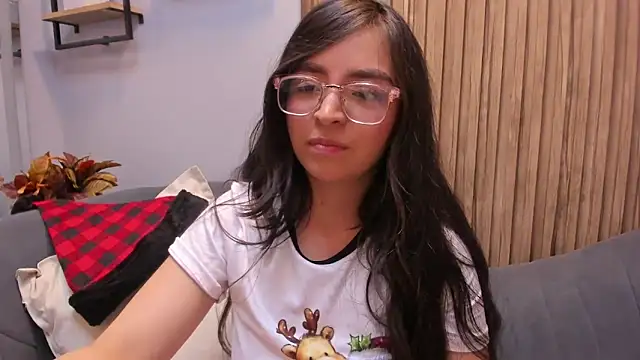 Eva Macalliter online show from December 24, 2024, 7:06 am