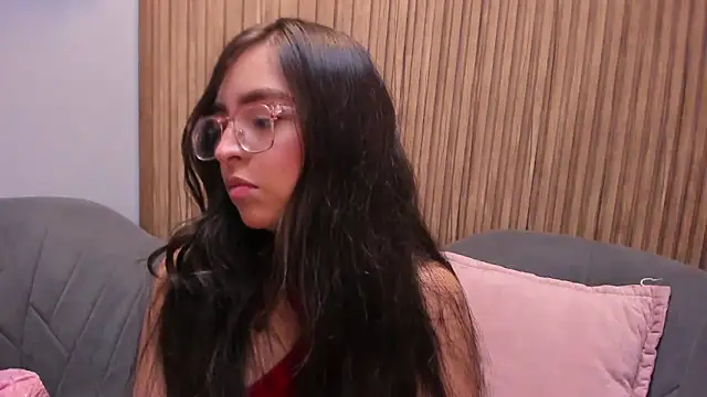 Eva Macalliter online show from January 25, 2025, 3:19 am