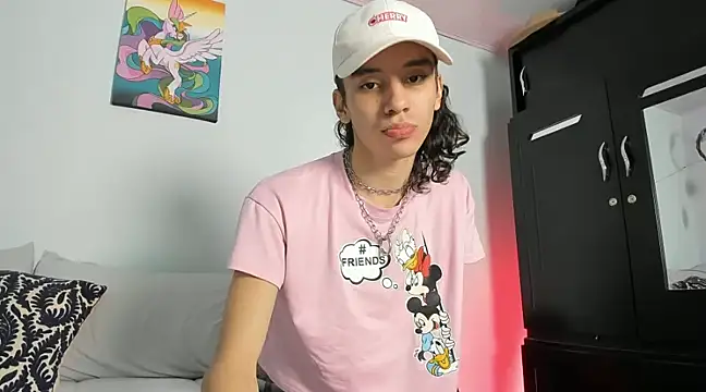 Snapshot of imcoltonalvin chatting on January 31, 2025, 1:54 am imcoltonalvin online show from January 31, 2025, 1:54 am