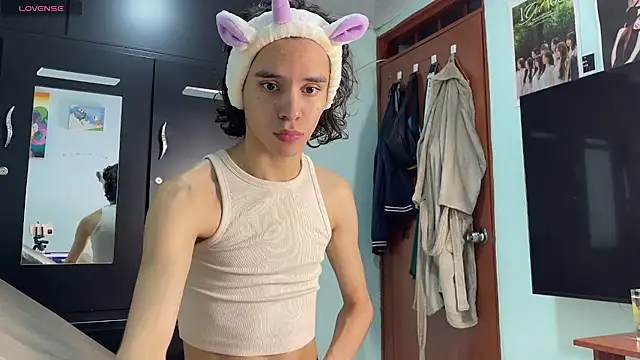 Snapshot of imcoltonalvin chatting on September 18, 2025, 10:34 pm imcoltonalvin online show from September 18, 2025, 10:34 pm