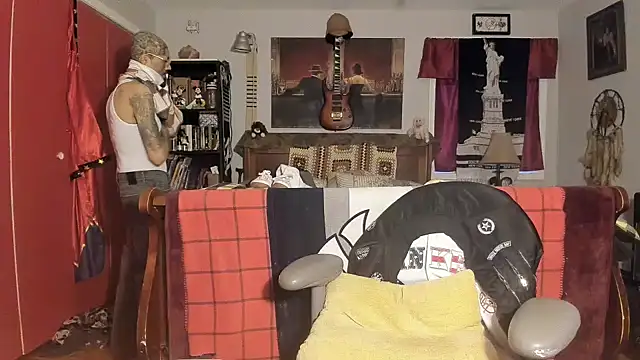 Snapshot of RoosterWabbit chatting on February 27, 2025, 10:53 pm RoosterWabbit online show from February 27, 2025, 10:53 pm