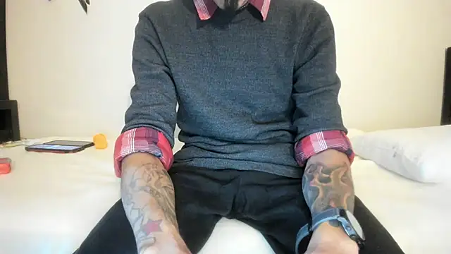 Snapshot of RoosterWabbit chatting on October 4, 2025, 8:40 pm RoosterWabbit online show from October 4, 2025, 8:40 pm