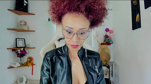 Snapshot of ScarlettMalbec chatting on December 3, 2024, 10:29 pm ScarlettMalbec online show from December 3, 2024, 10:29 pm