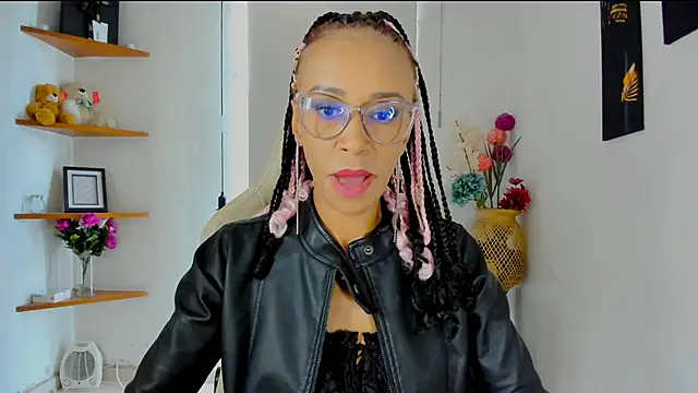 Snapshot of ScarlettMalbec chatting on January 21, 2025, 9:36 pm ScarlettMalbec online show from January 21, 2025, 9:36 pm