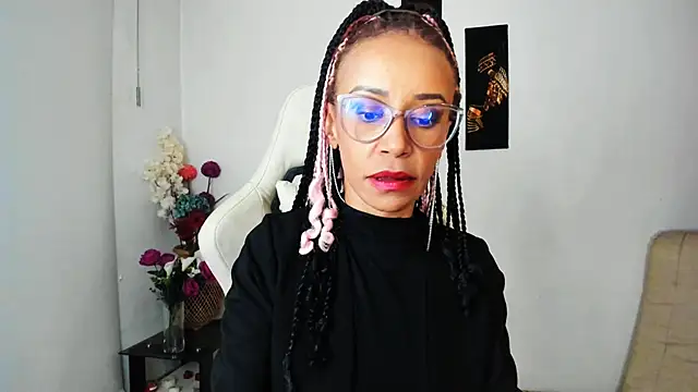Snapshot of ScarlettMalbec chatting on February 11, 2025, 11:33 pm ScarlettMalbec online show from February 11, 2025, 11:33 pm