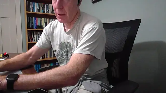 jiggy77777 online show from February 15, 2026, 9:44 pm