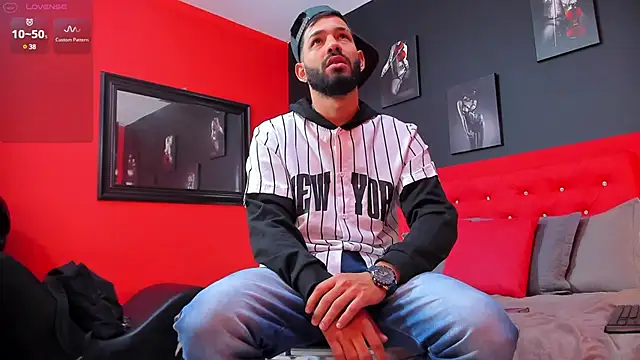 Thiagogomez online show from December 29, 2024, 12:23 pm