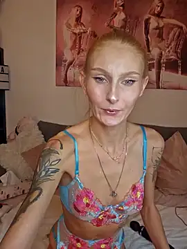 LessiaMia online show from December 17, 2024, 5:15 pm