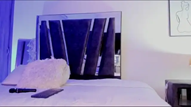 HollyEvanz online show from January 14, 2026, 3:01 am