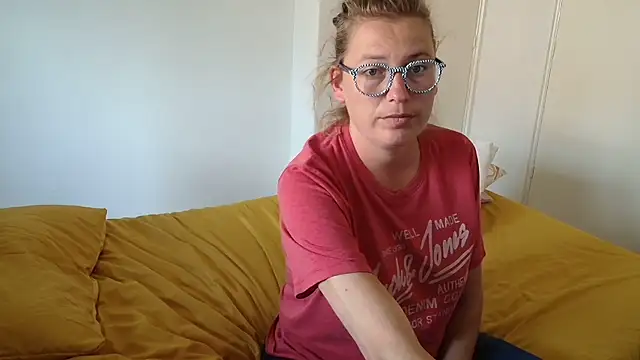 cumfun online show from July 19, 2026, 2:32 pm