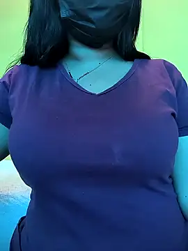 Snapshot of lovely_zara chatting on December 16, 2024, 7:48 am lovely zara online show from December 16, 2024, 7:48 am