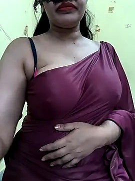 Snapshot of lovely_zara chatting on February 7, 2025, 5:51 pm lovely zara online show from February 7, 2025, 5:51 pm