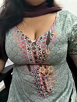 Snapshot of lovely_zara chatting on October 19, 2025, 12:55 am lovely zara online show from October 19, 2025, 12:55 am