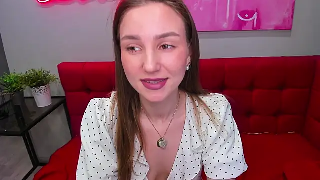 Inna Lovely online show from June 4, 2026, 1:33 am