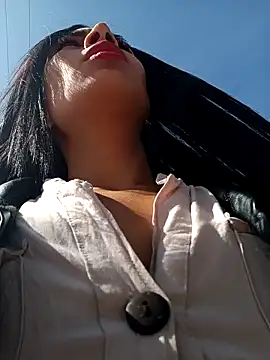 Astrid-- online show from January 13, 2025, 3:04 pm