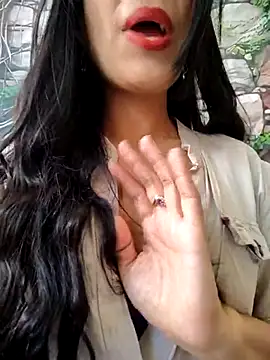 Astrid-- online show from November 20, 2025, 7:46 pm