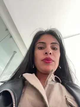 Snapshot of Astrid-- chatting on April 28, 2026, 3:06 pm Astrid-- online show from April 28, 2026, 3:06 pm