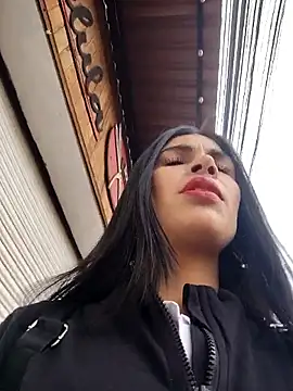 Snapshot of Astrid-- chatting on May 5, 2026, 2:58 pm Astrid-- online show from May 5, 2026, 2:58 pm