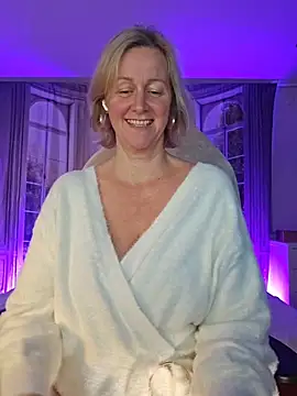 MarleneBloem online show from November 7, 2025, 3:23 pm