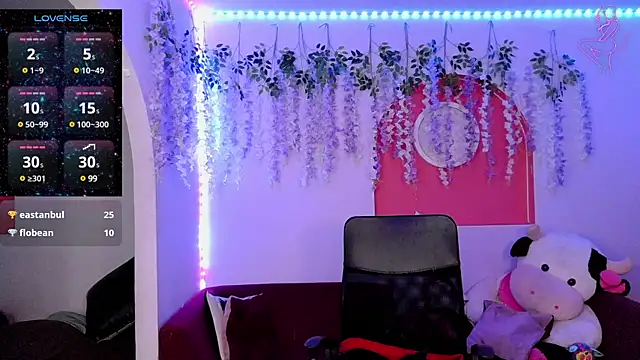 Snapshot of ValentinaMiller_ chatting on February 7, 2025, 6:24 pm ValentinaMiller  online show from February 7, 2025, 6:24 pm