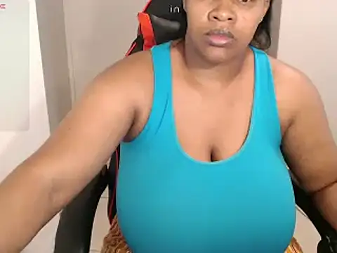 bustylisa1983 online show from February 6, 2025, 2:04 pm