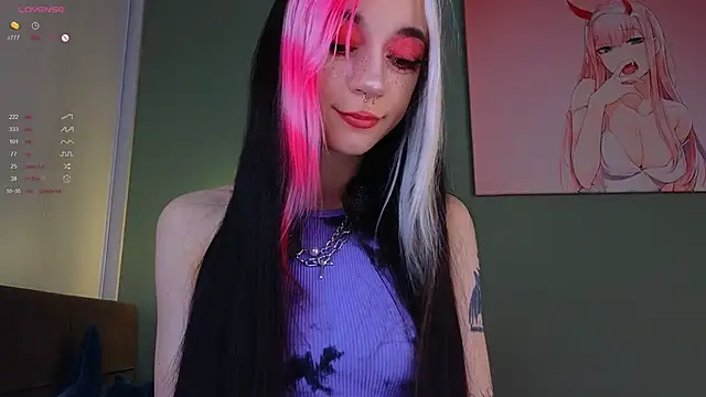 TristaRoht online show from December 9, 2024, 3:11 pm