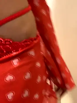 Snapshot of Aania chatting on November 2, 2025, 2:41 pm Aania online show from November 2, 2025, 2:41 pm