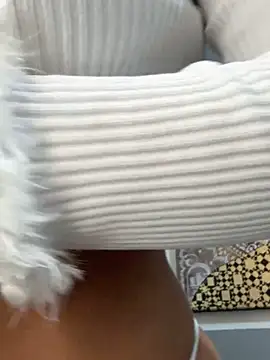 Mau White online show from December 8, 2024, 5:33 pm