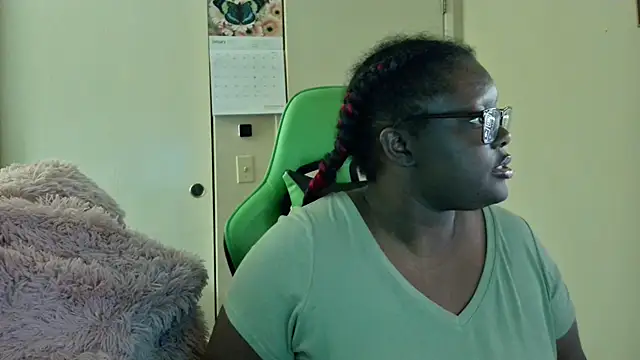 Snapshot of Yagurl__west chatting on January 14, 2025, 8:31 am Yagurl west online show from January 14, 2025, 8:31 am