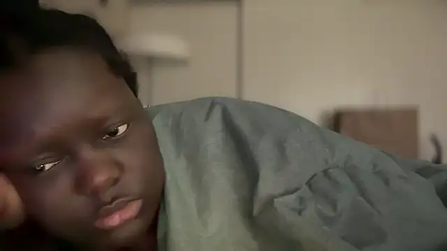 Snapshot of Yagurl__west chatting on January 22, 2025, 10:26 pm Yagurl west online show from January 22, 2025, 10:26 pm