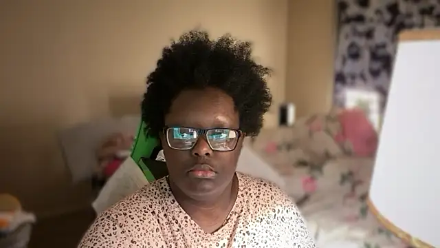 Yagurl  west online show from December 23, 2025, 1:03 am