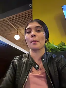 ambar-adaams online show from May 1, 2026, 12:37 am