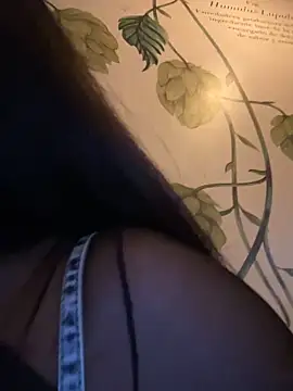 ambar-adaams online show from May 14, 2026, 1:23 am