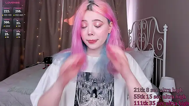 Snapshot of __KawaiiYuki__ chatting on March 22, 2025, 9:02 am   KawaiiYuki   online show from March 22, 2025, 9:02 am