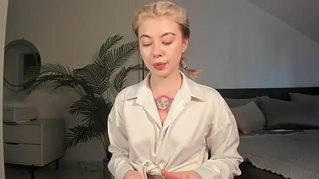 SimonaGerry online show from March 23, 2025, 5:21 am