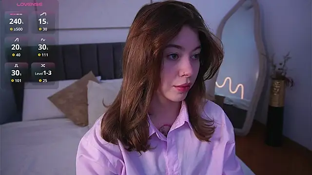 SimonaGerry online show from May 17, 2026, 4:32 am