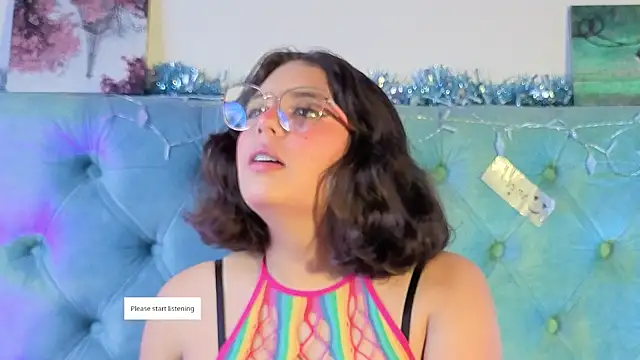 Paola Lyon  online show from January 6, 2026, 6:22 pm