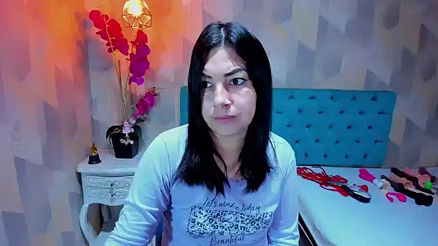 AdaFawxx online show from February 6, 2026, 4:39 am