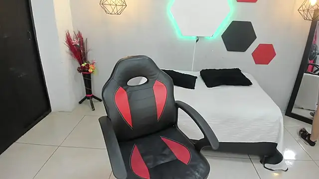 martinaclark online show from February 9, 2025, 3:53 am