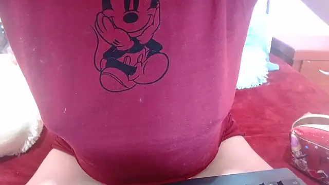 nadescomthxx online show from February 12, 2025, 2:24 am