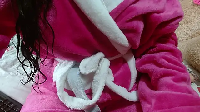 nadescomthxx online show from March 3, 2025, 5:18 pm