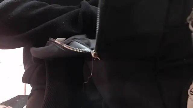 nadescomthxx online show from October 31, 2025, 3:46 pm