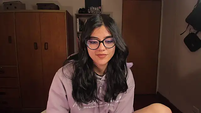 valerie  skyy online show from January 3, 2025, 4:00 am