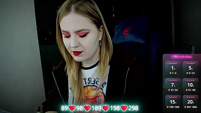 Olivia Munk online show from September 20, 2025, 4:35 am