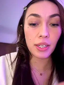 MichelleFerry  online show from February 7, 2026, 4:05 am