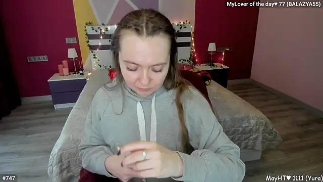 LizaGost online show from May 11, 2026, 4:04 pm