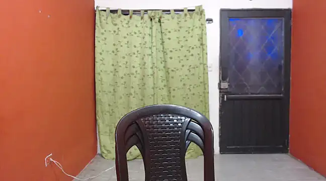 LAURA CRAIZY online show from December 11, 2024, 3:35 am